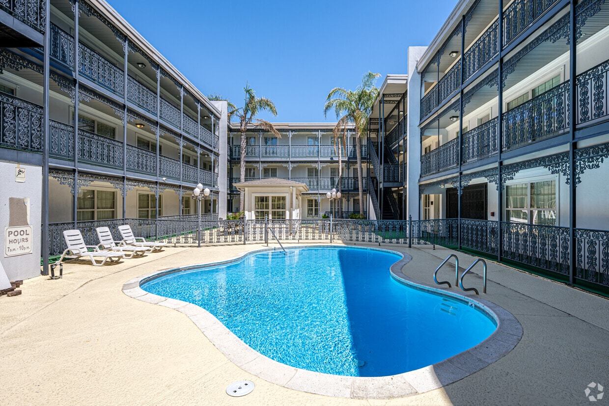 Primary Photo - La Plaza Apartments - Fully Furnished