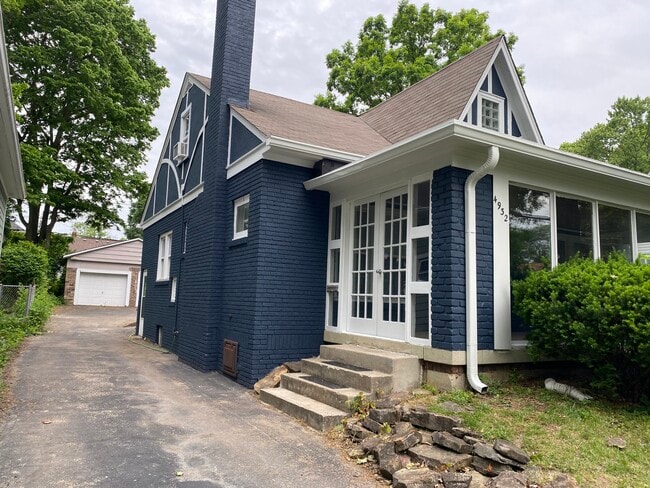 Building Photo - 4932 N Kenwood Ave