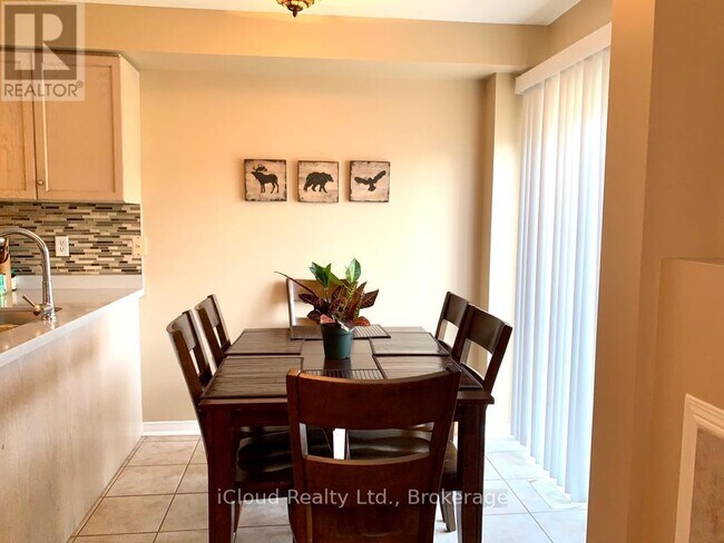 Photo du bâtiment - 3838 Manatee Way