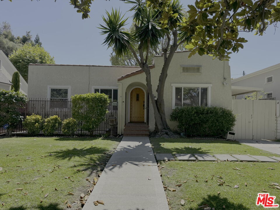 Foto principal - 2039 Kelton Ave
