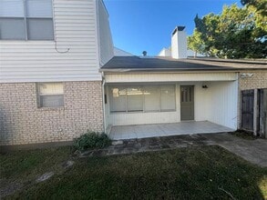 Building Photo - 415 Towne House Ln