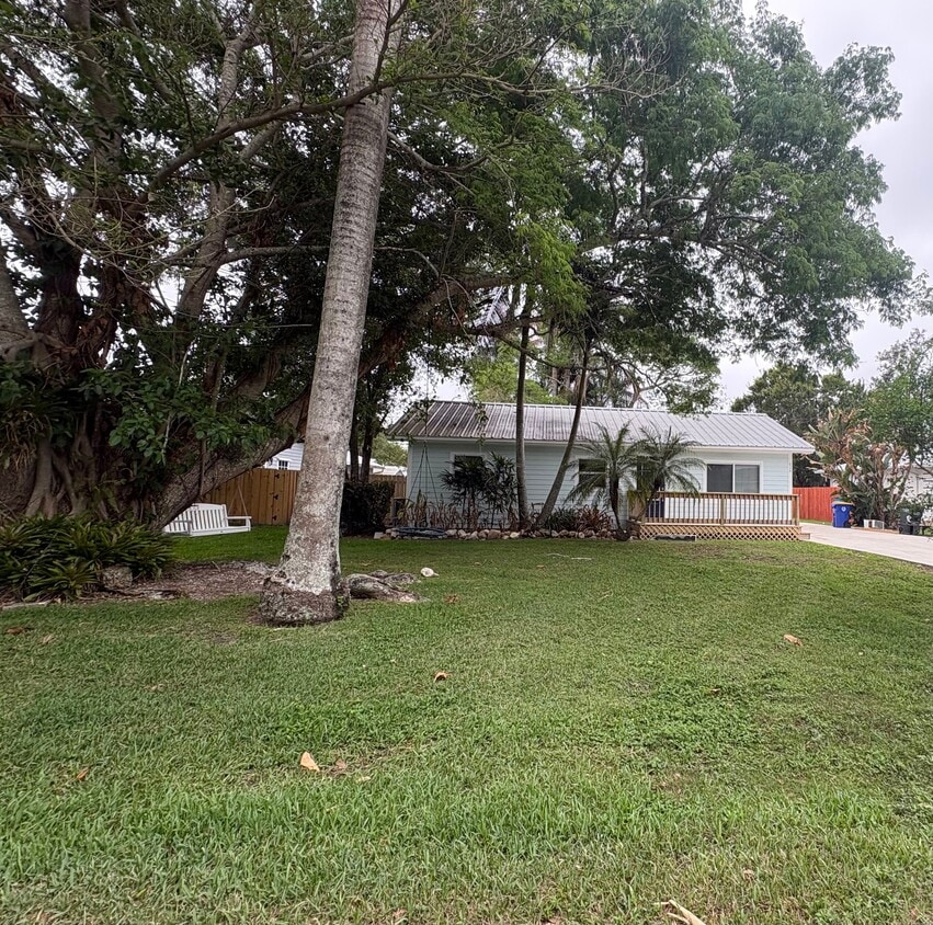 Photo - 626 SW Rustic Cir (Stuart, FL)