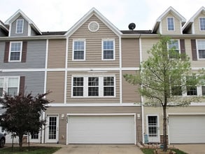 Building Photo - 3170 SW Arlan Ln
