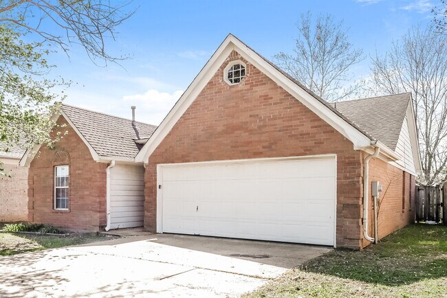 Foto del edificio - 1651 Thomas St