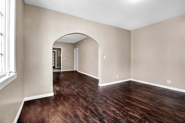 Building Photo - 125 Schiller St