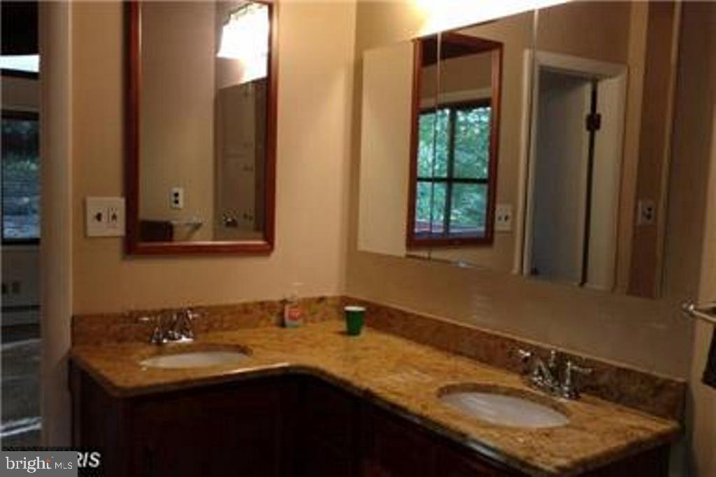 Foto principal - 14800 Blackburn Rd