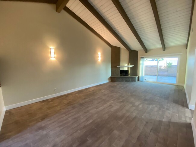 Building Photo - Beautifully Remodeled 3 Bedroom Anaheim Co...