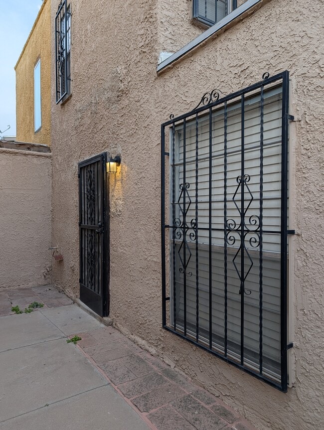 Building Photo - 10628 Cuatro Vistas Dr