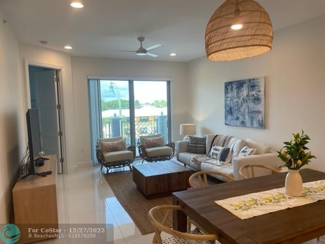 Building Photo - 4511 El Mar Dr