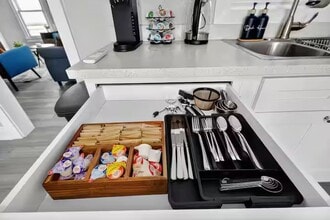 Building Photo - 1401 Collier St