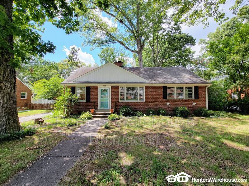 Primary Photo - 1202 Ridgecrest Dr