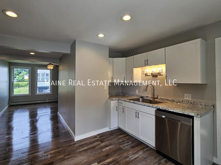 56 Franklin St Unit 2, Augusta, ME 04330 Room for Rent in Augusta, ME