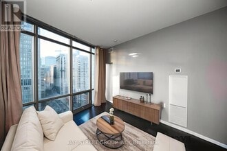 Building Photo - 832 Bay St.