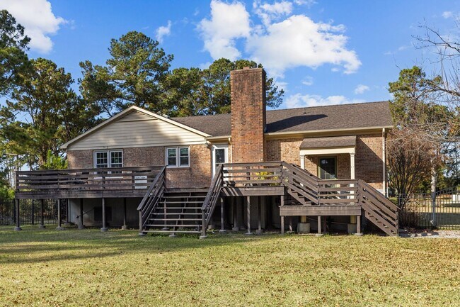 Foto del edificio - Beaufort Home Available Now!