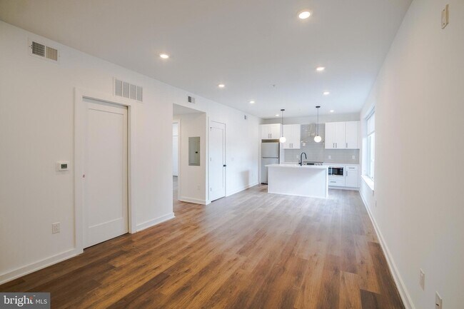 Foto del edificio - 5904 Germantown Avenue Unit 401