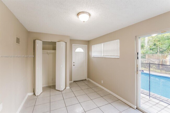 Foto del edificio - 5010 NW 23rd St