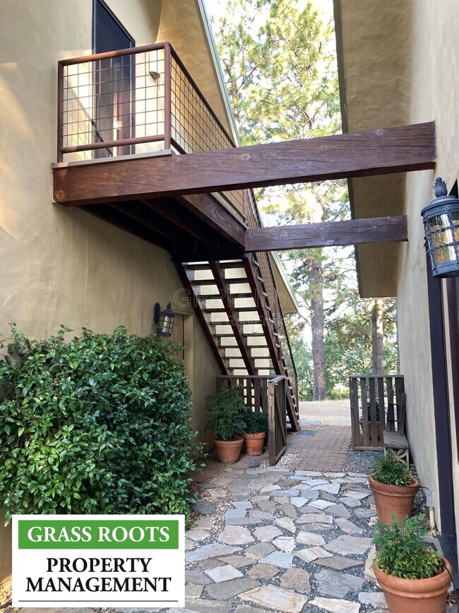 Foto del edificio - 22912 Montclaire Ct