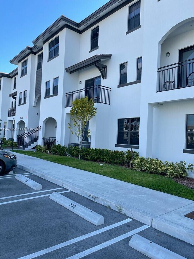 Foto del edificio - 15520 SW 136th St