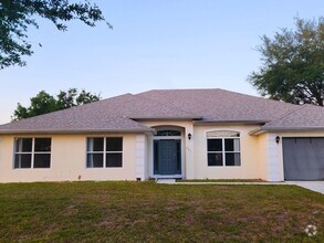 Building Photo - 245 SW Tulip Blvd