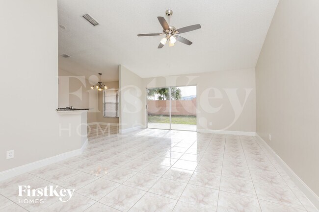 Building Photo - 2778 Muscatello St