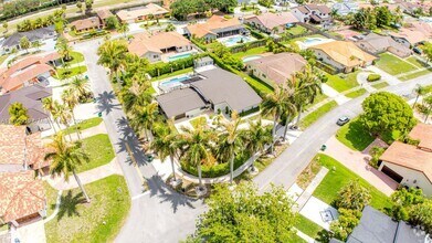 Building Photo - 7345 N Oakmont Dr