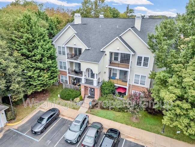 Building Photo - 4144 Fountainside Ln