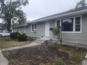 Building Photo - 203 S Elm Ave