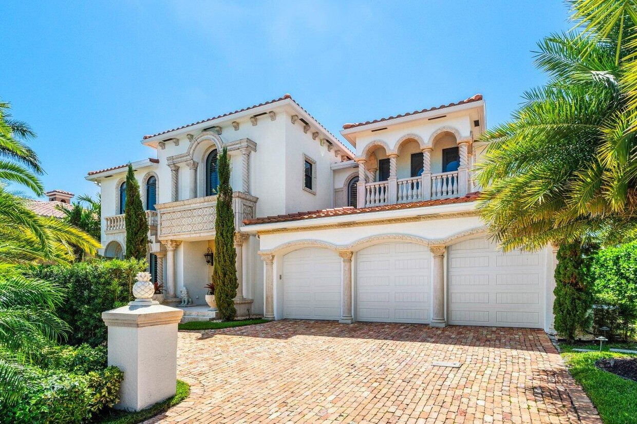 Foto principal - 7241 NE 8th Dr