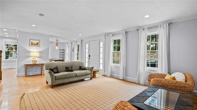 Foto del edificio - 485 Spring St