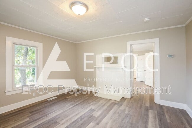 Building Photo - 2046 Urban St