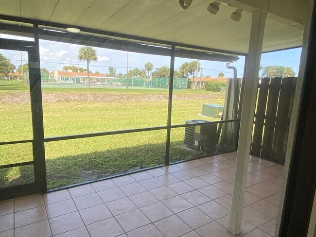 Foto del edificio - 4901 Pier Dr