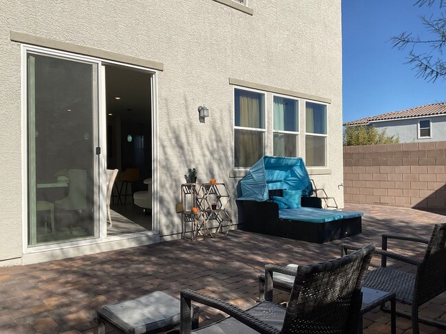 Building Photo - 8527 Dianchi Ave
