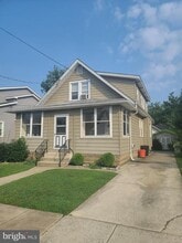 Building Photo - 15 E Oakland Ave