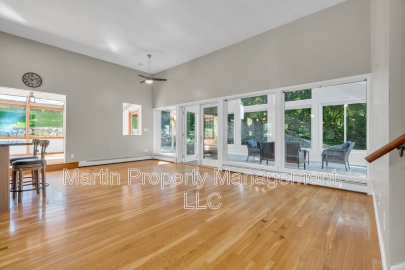 Foto principal - 606A Springs Rd