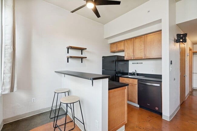Building Photo - 488 Wabasha St N