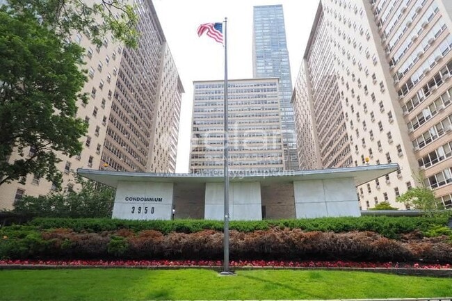 Building Photo - 3950 N Lake Shore Dr