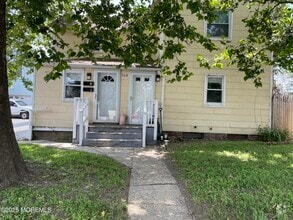 Building Photo - 568 Joline Ave