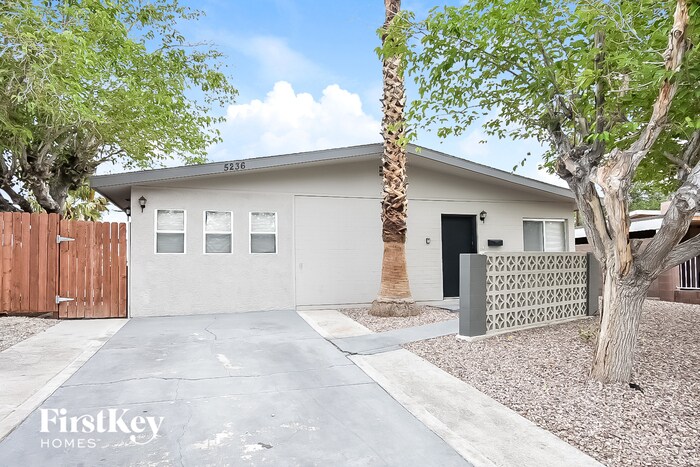 Foto principal - 5236 Apple Valley Ln