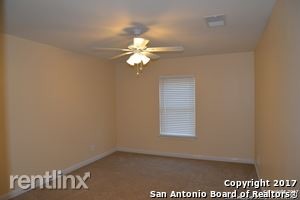 Foto del edificio - 6734 Honeyridge Ln