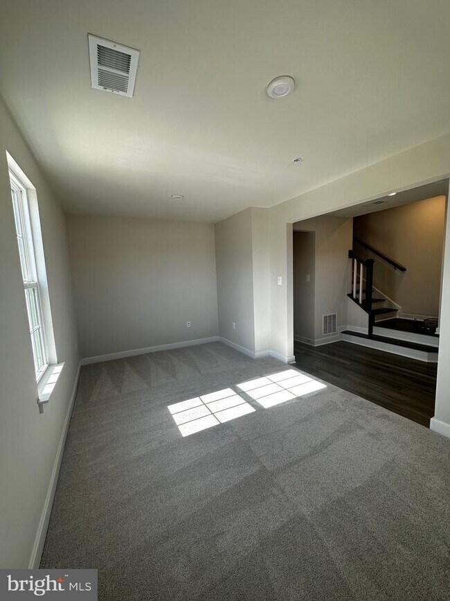 Building Photo - 5617 Addington Ln