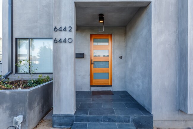 Foto del edificio - 6440 W 87th Pl