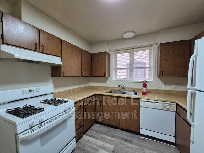 Building Photo - 1507 W 45th Ave