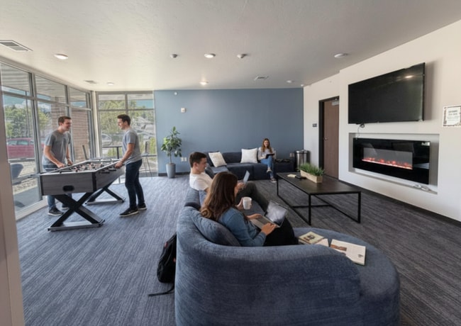 Community Lounge - Recently updated! - Timberwolf Suites Student Apartments