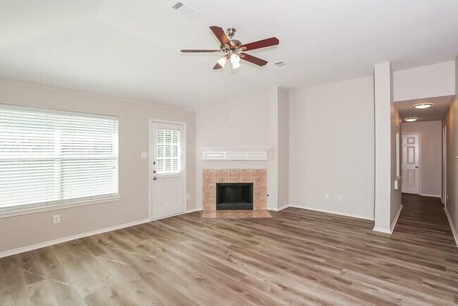 Building Photo - 5741 Lionfish Way
