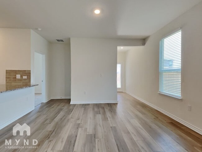 Building Photo - 13218 Clubhouse Blvd