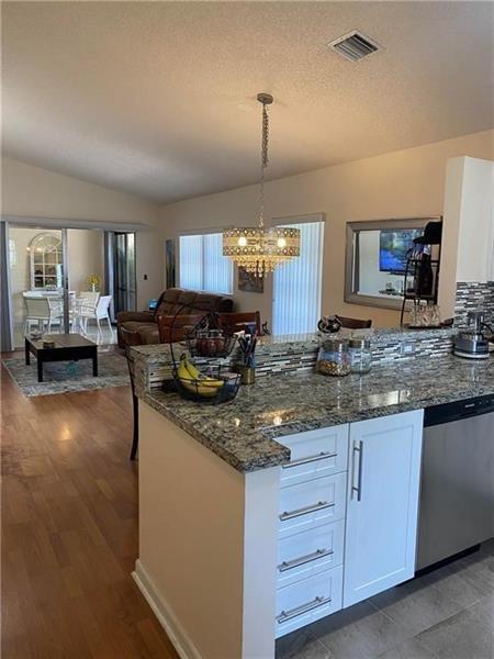 Foto del edificio - 8615 Jasmine Way