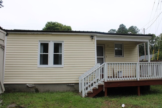 Building Photo - 516 Winstead St N