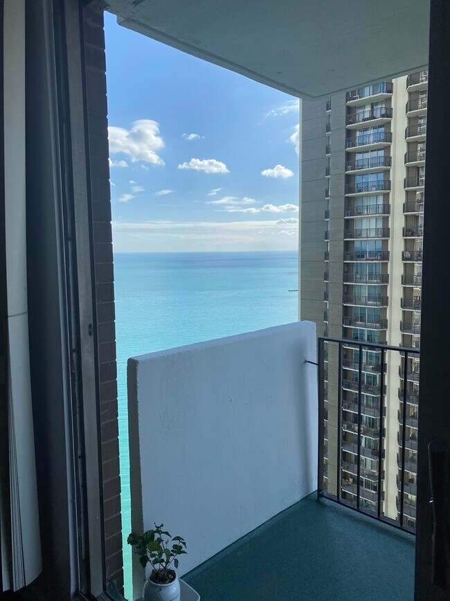 Foto del edificio - 6033 N Sheridan Rd