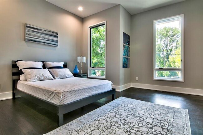 Foto del edificio - 1247 Mayfair Dr NE