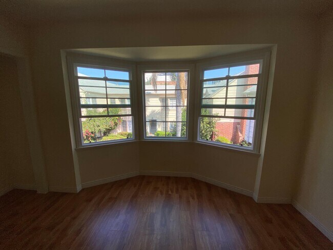 Building Photo - 149 S Peck Dr